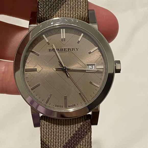 Women’s Burberry Watch - Picture 7 of 14